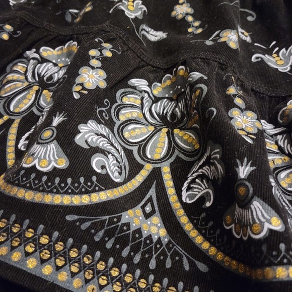 Le Chateau Floral Skirt - Picture 2 of 3